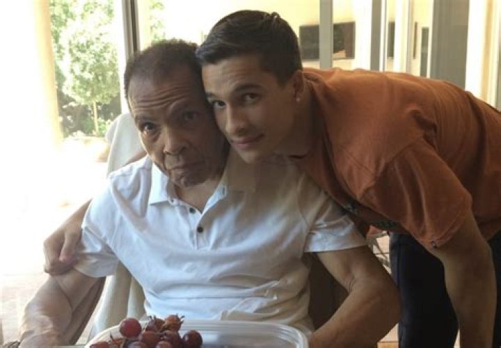 
Tavin Hays, Nico Ali Walsh Girlfriend – Facts About Muhammad Ali Grandson 