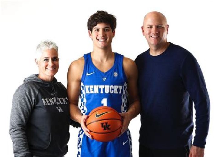 Taylor Lorenz Parents | Where Are They From | Siblings And Family