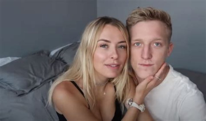 
Tfue Wiki Bio, net worth, age, real name, brother, height, dating, girlfriend 