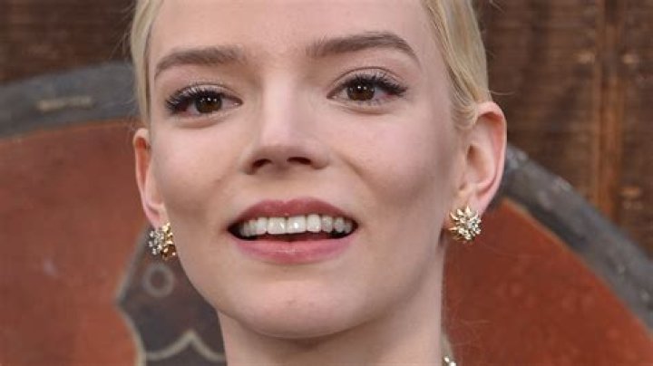 The Strange Thing About Anya Taylor-Joy’s Eyes and Teeth