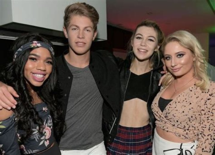 
The Truth About Ben Azelart: Age, Girlfriend, Net Worth, Parents 