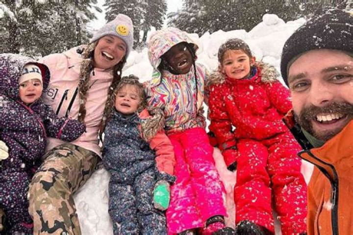 
Thomas Rhett and His Family Enjoy the ‘Most Snow’ They’ve Ever Seen on Ski Trip: Photos 