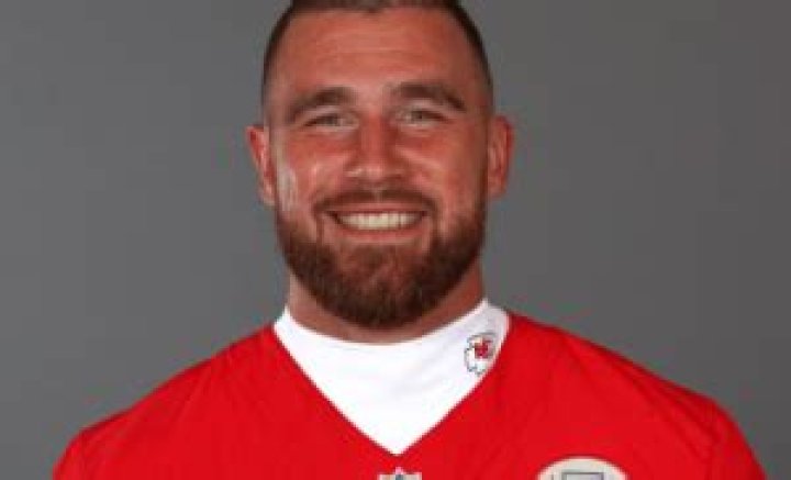 
Travis Kelce injury update: Kansas City Chiefs TE suffers non-contact injury vs Minnesota Vikings 