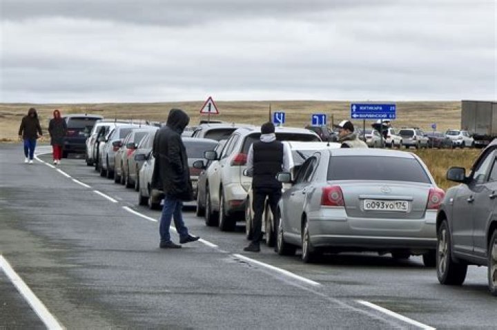 
US would welcome Russians fleeing military draft, White House says 