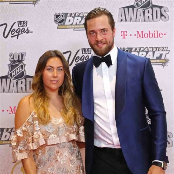 Victor Hedman is Married to Wife: Sanna Grundberg. Kids.