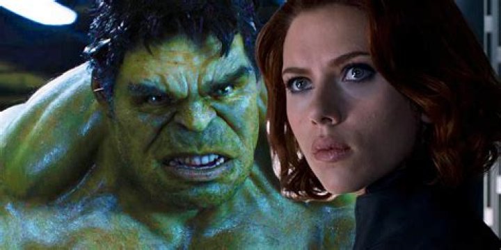 Were black widow and hulk in love?