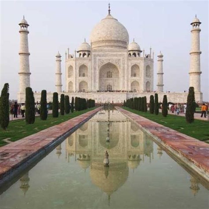 Were is the taj mahal?