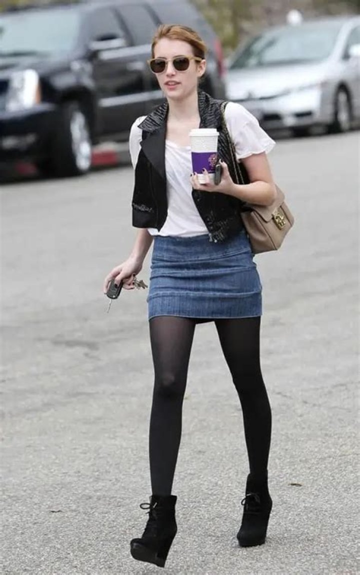 What bra size is Emma Roberts?