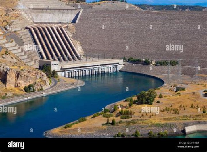 What is penstock in hydro power plant?