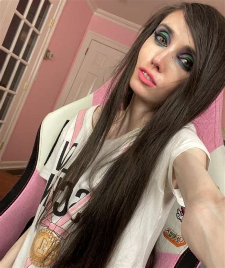 What’s wrong with Eugenia Cooney? Weight, Brother, Age, Height