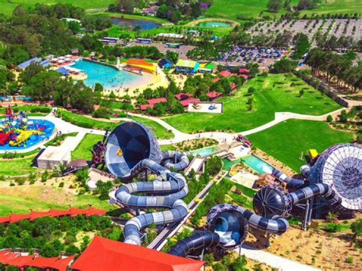 When does jamberoo close?