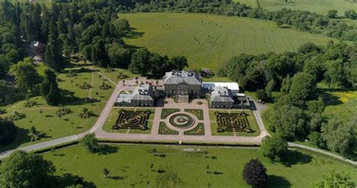 Where is dumfries house?