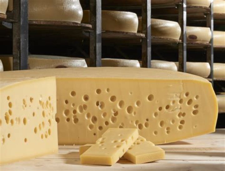 Which bacteria is responsible for ripening emmental cheese?