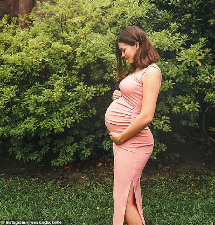 Which cristal was pregnant in dynasty?