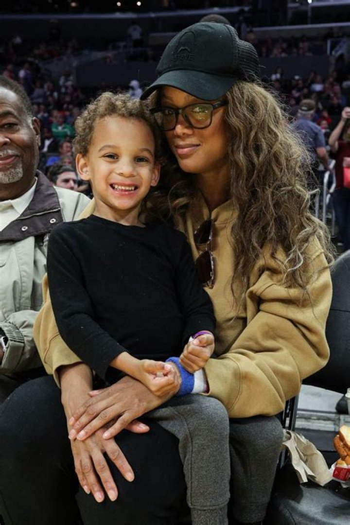 
Who are Tyra Bankss Parents? Tyra Banks Biography, Parents Name and More 