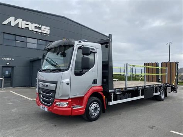 Who can drive a 7.5 tonne lorry?