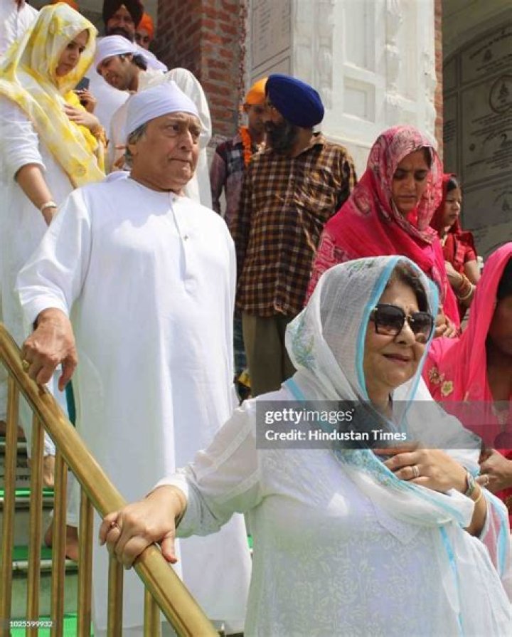 
Who Is Amjad Islam Amjad Wife Firdous Amjad? Meet His Kids And family 