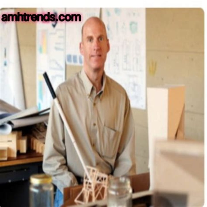 
Who Is Chris Downey From 60 Minutes? Inspiring Story Architect Who Goes Blind But Still Continues His Work 