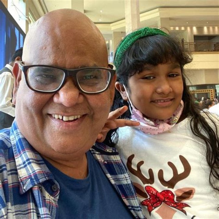 
Who Is Satish Kaushik Wife Shashi Kaushik? Son Shanu Kaushik And Daughter Vanshika Kaushik 