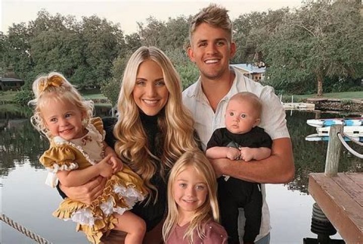 Who Is Savannah LaBrant’s Ex-husband? Her Net Worth 2022 Revealed