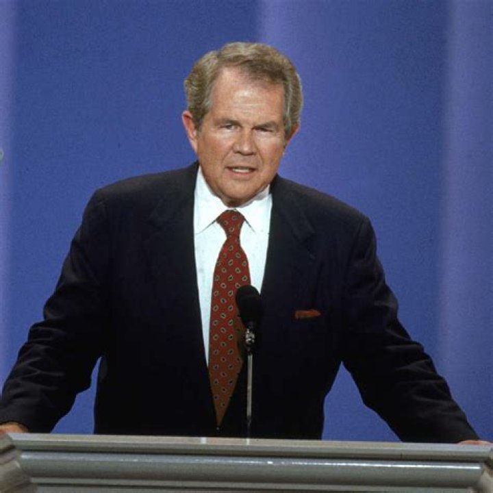 
Who is senator Pat Robertson from “The 700 Club”? His Wiki: Net Worth, House, Wife, Family, Health 