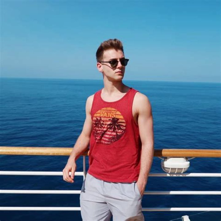 
Who is Tal Fishman? Wiki biography, age, height, siblings. Gay? 