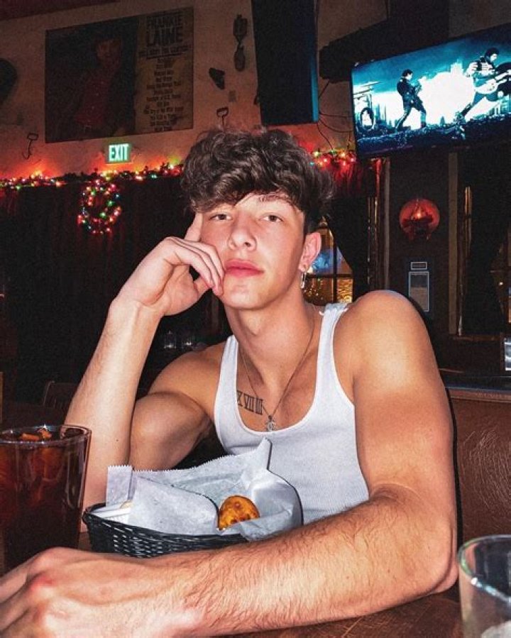 
Who is Tayler Holder? Age, Height, Net Worth, Girlfriend, Biography 