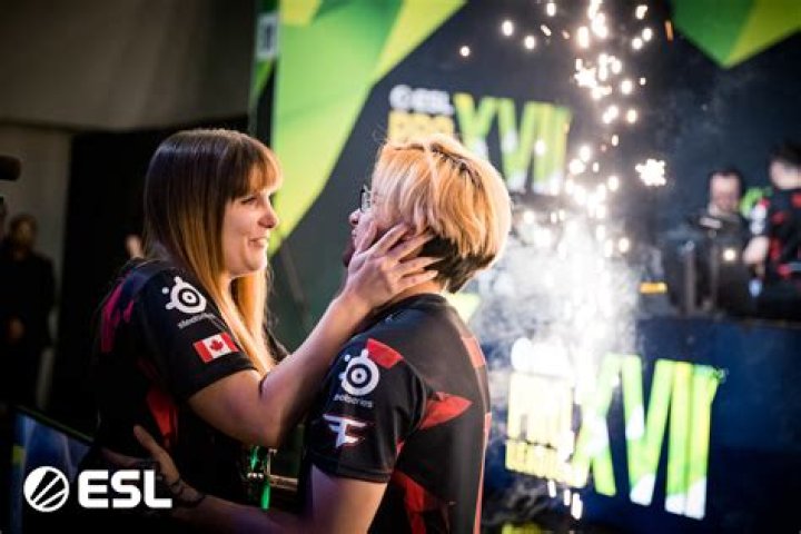 
Who Is Twistzz Girlfriend Carolin “Aonir” Hanisch? Meet The Lovely CSGO Playing Couple On Twitter 