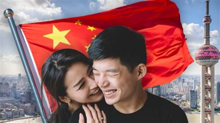 
Why Chinese colleges are asking students to ‘fall in love’ 