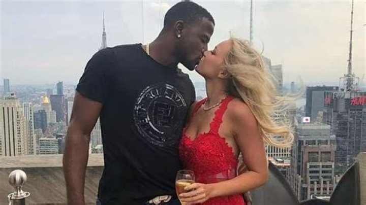 
Why did Alison Bowles and Adeiny Hechavarria split up? Relationship was ruined by frequent separations. 