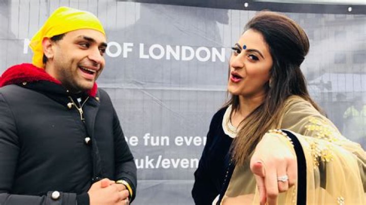
Why Is Harpz Kaur Leaving BBC Asian Network? BBC Breakfast Presenter Husband And Family 