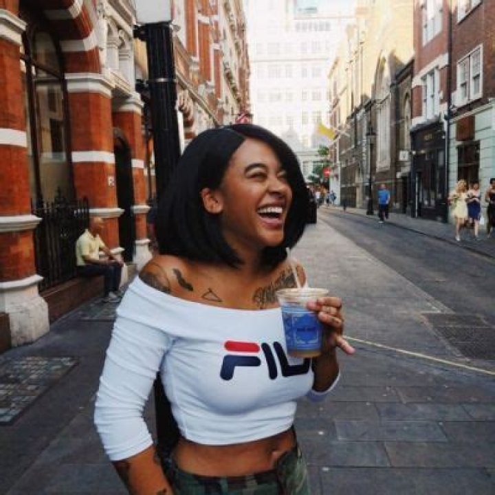 
Yinka Bokinni Parents: Where Are They From? Family Ethnicity 