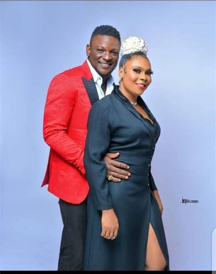 
“Your Husband Is Chating On You With Both Guys & Ladies” Sheggz Fan Att@Cks Ebuka‘s Wife 